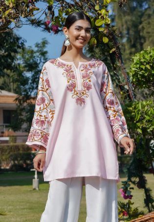 Elegant Embroidered Kurta Set with Straight Pants - Image 2
