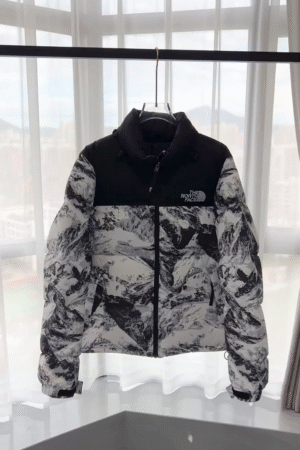 The North Face Men’s 1996 Novelty Nuptse Jacket – Iconic Lifestyle Outerwear