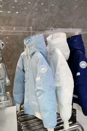 Canada Goose Graphite Armstrong Men’s Jacket – Ultimate Cold-Weather Performance