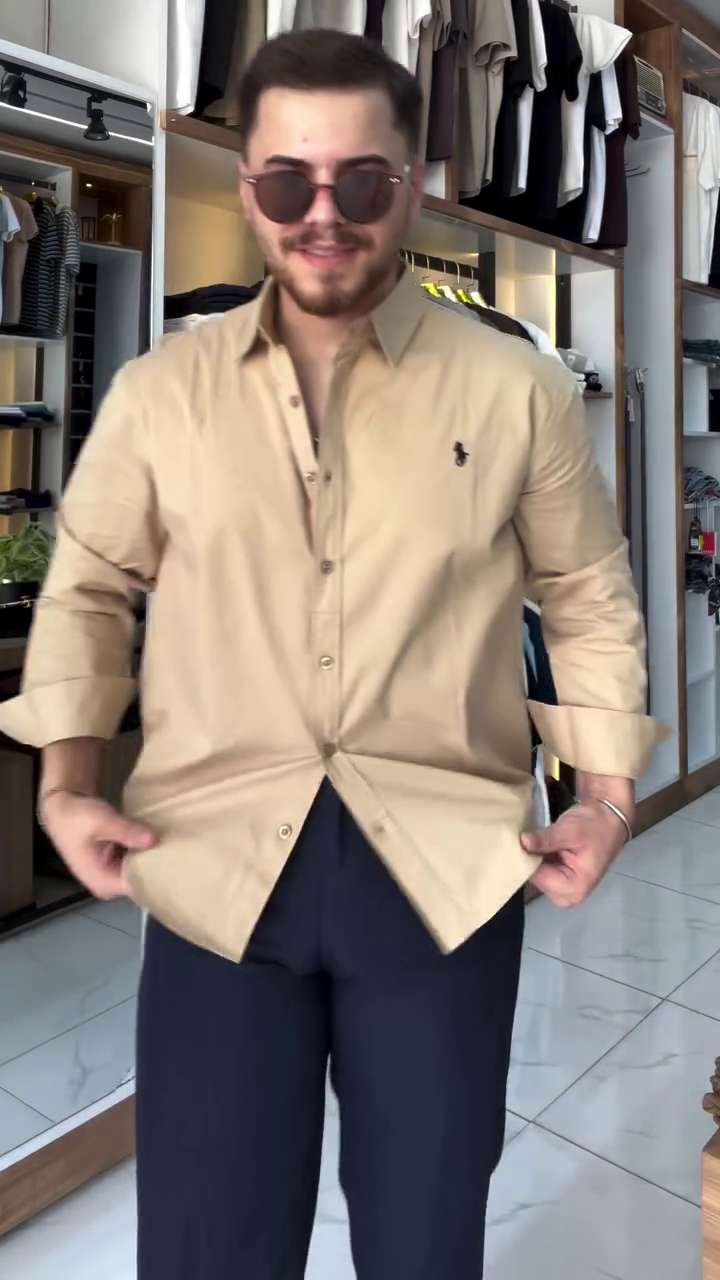 Men Solid Custom Fit Casual Shirts