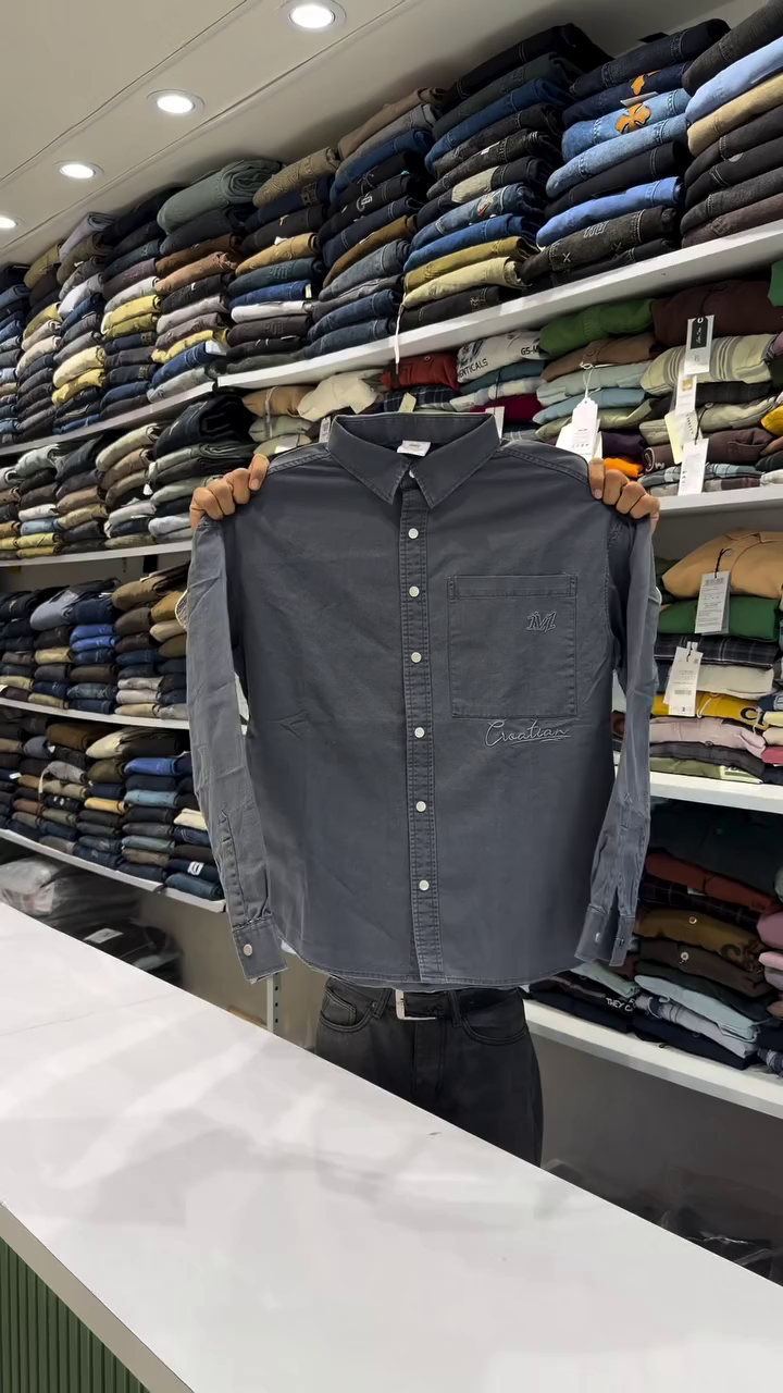 Men Slim Fit Solid Spread Collar Pure Cotton Casual Shirt - Image 4